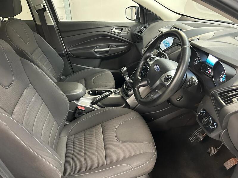 FORD KUGA