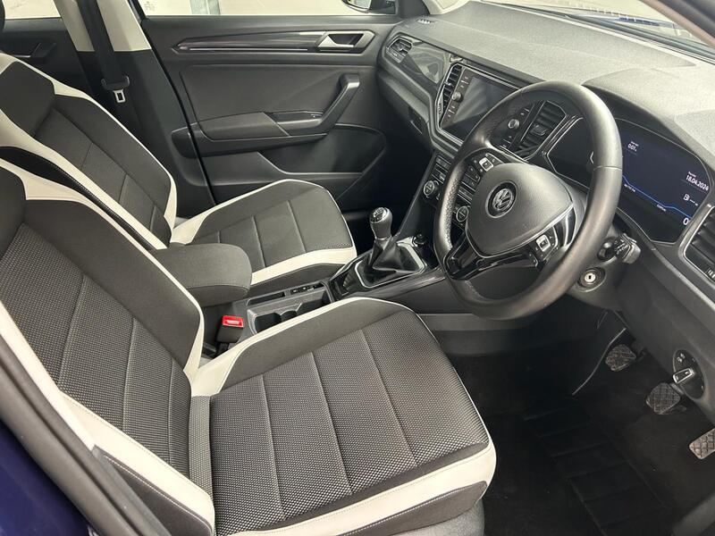 VOLKSWAGEN T-ROC
