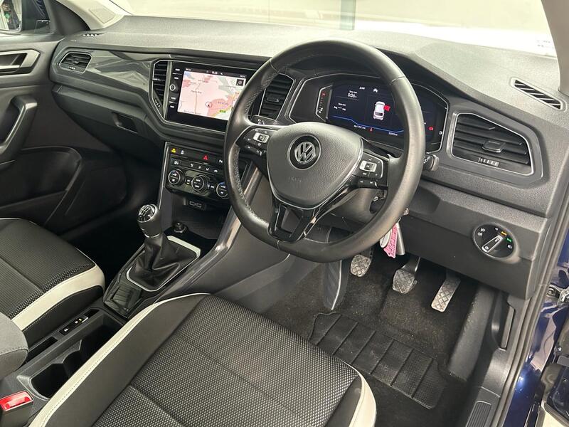 VOLKSWAGEN T-ROC