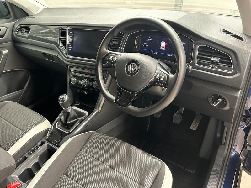 VOLKSWAGEN T-ROC