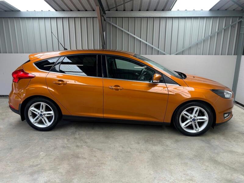 FORD FOCUS