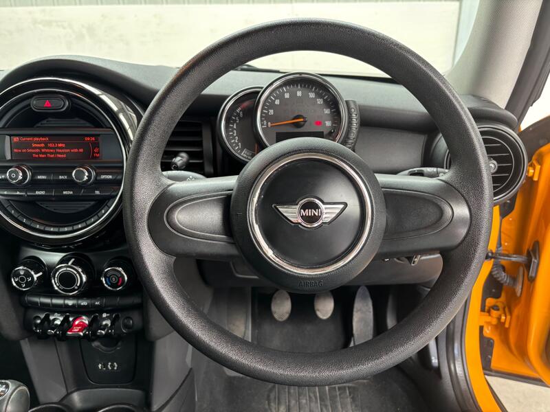 MINI HATCH