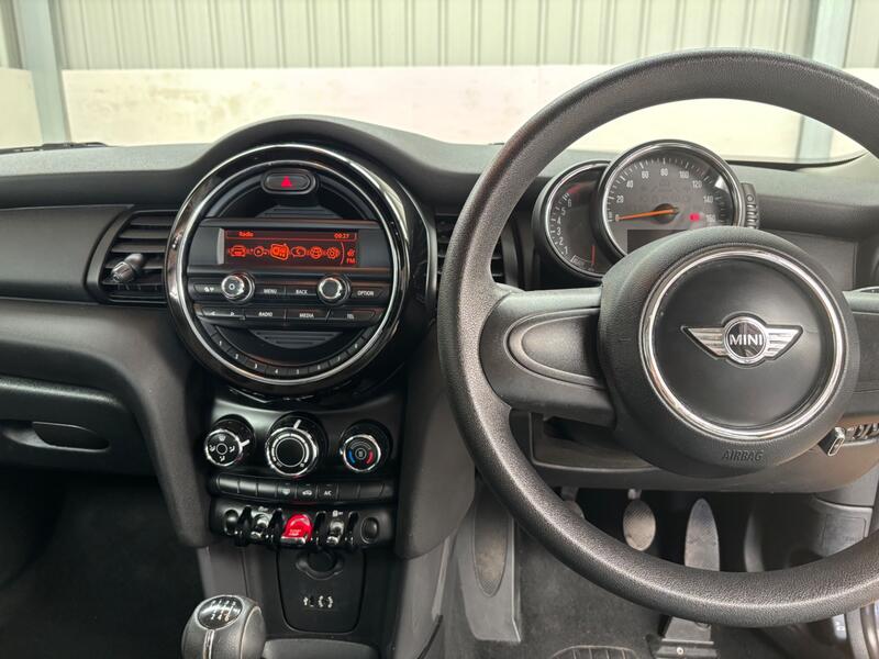 MINI HATCH
