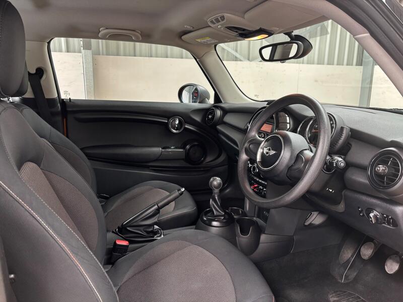 MINI HATCH