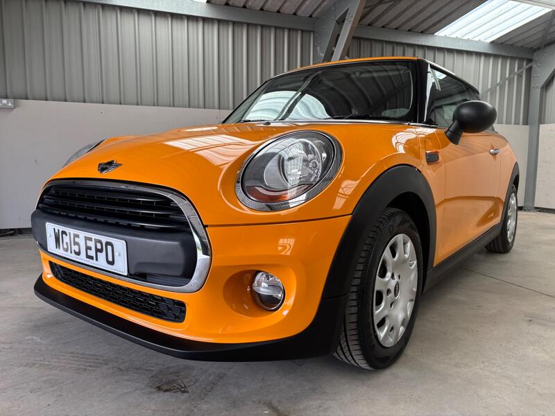 MINI HATCH