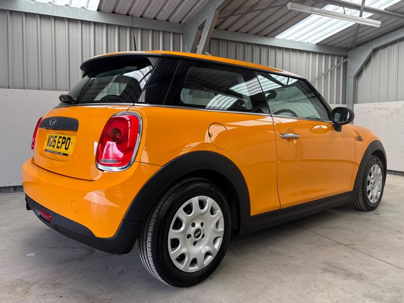 MINI HATCH
