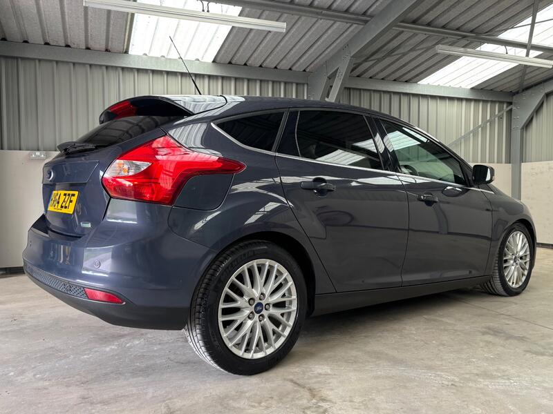 FORD FOCUS