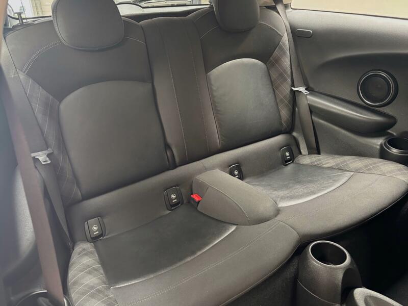 MINI HATCH