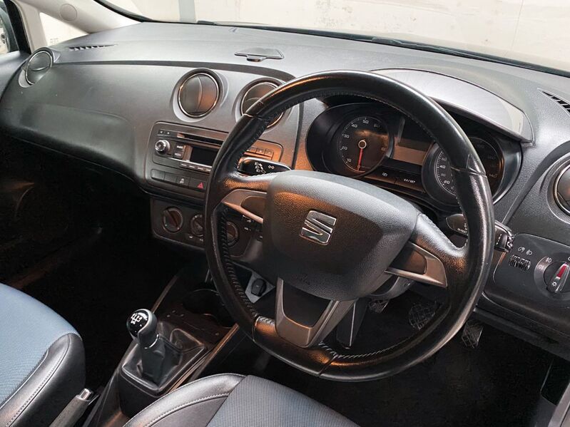 SEAT IBIZA