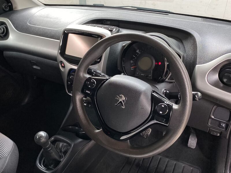 PEUGEOT 108