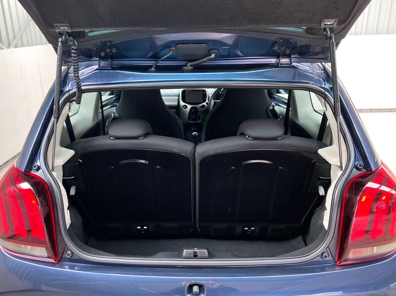 PEUGEOT 108