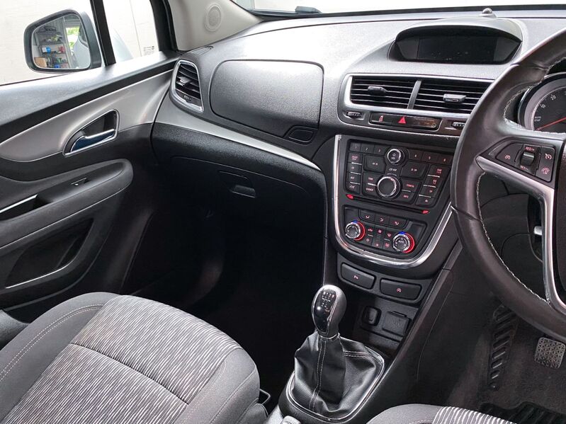 VAUXHALL MOKKA