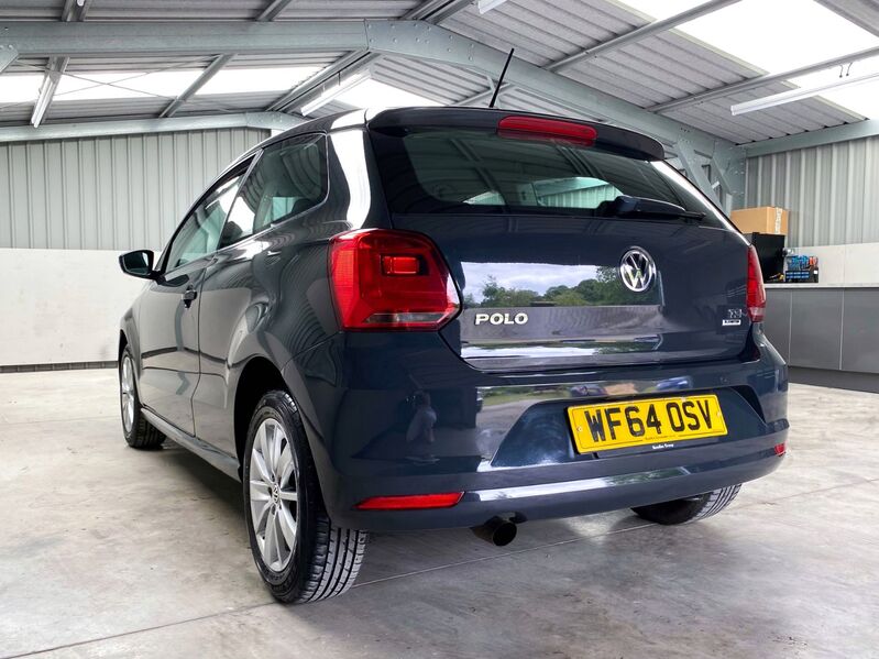 VOLKSWAGEN POLO