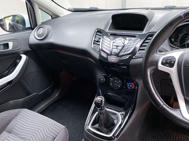 FORD FIESTA