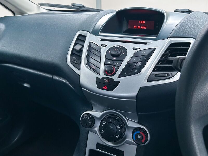 FORD FIESTA