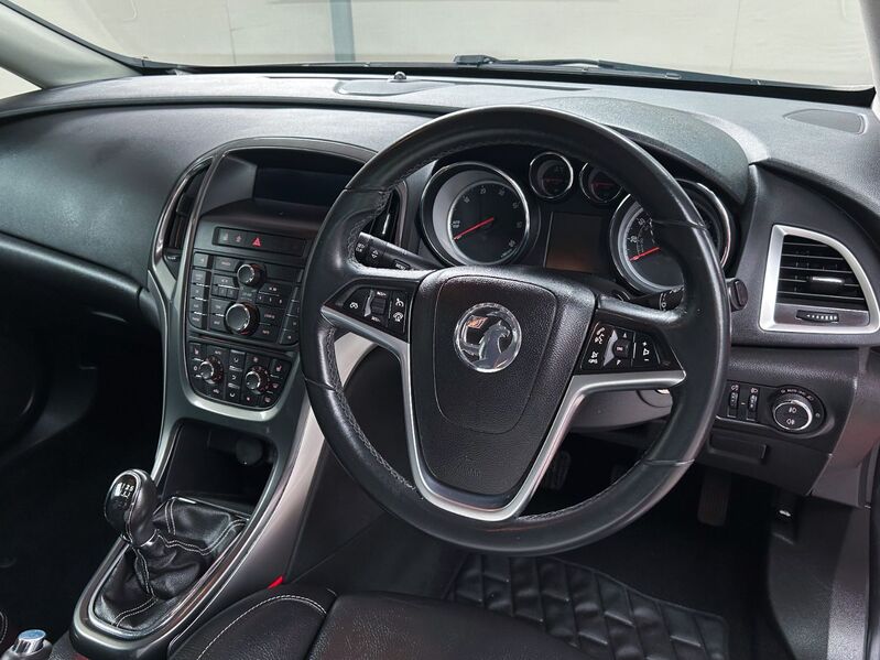 VAUXHALL ASTRA