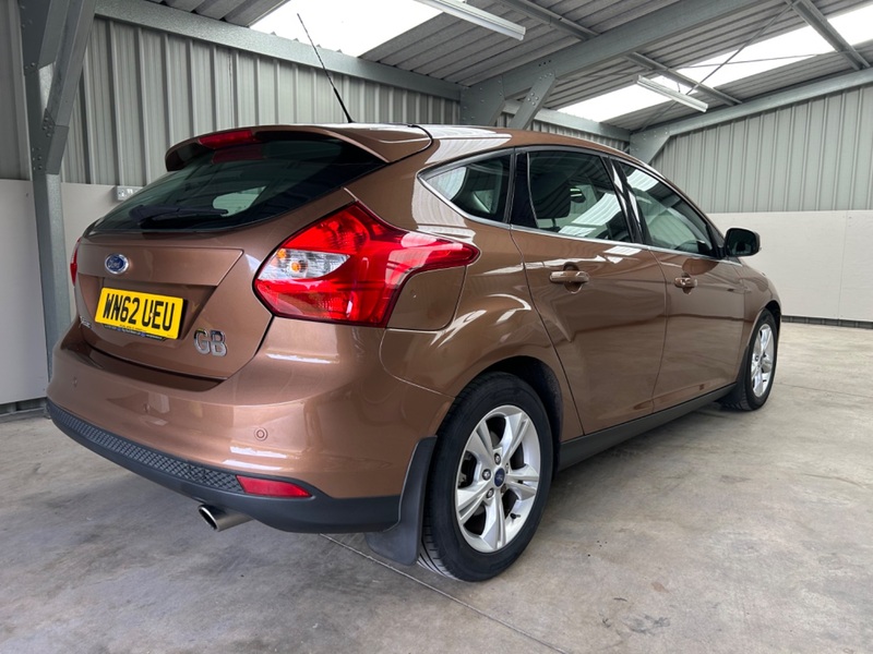 FORD FOCUS