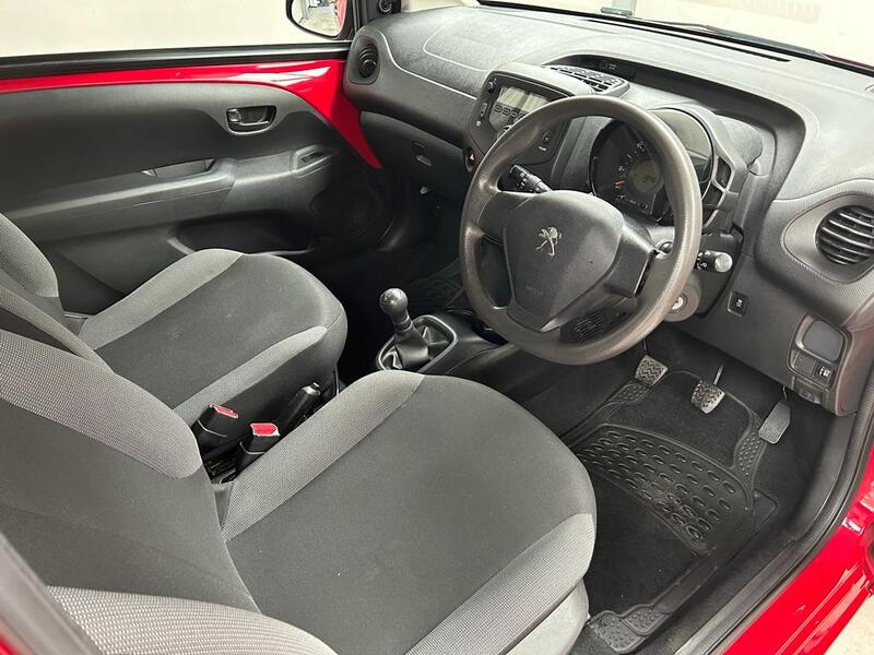 PEUGEOT 108